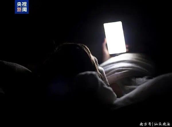 牛津配资 十大毁眼动作，你占几个？严重可致盲！